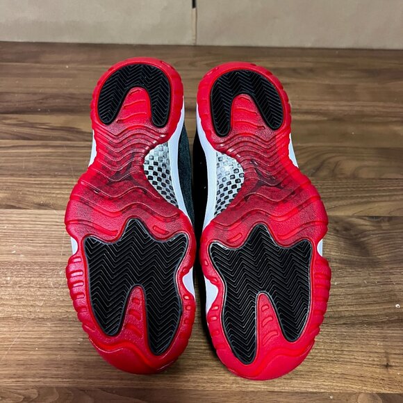 Jordan 11 Retro Bred Velvet DB5457-061 Women's 9.5 Luxury Basketball Sneaker - Picture 5 of 9